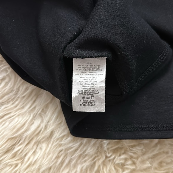 Black Dress - Picture 6 of 6